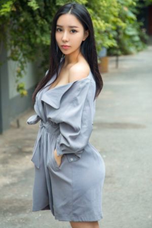 笼子里的女人